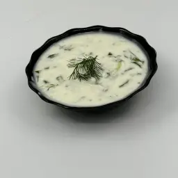 سلطة لبن